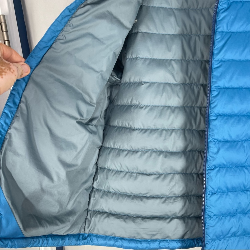 Patagonia Boys Down Sweater jacket, size L (14) Blue color . - Picture 9 of 11